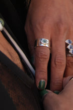 Load image into Gallery viewer, THEIA silver