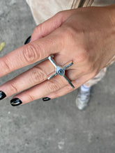 Load image into Gallery viewer, Crucifix Ring