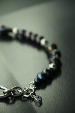 Charger l&#39;image dans la galerie, REINVENT: Black Baroque Pearl Choker
