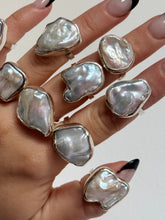 Charger l&#39;image dans la galerie, Baroque Pearl Ring SILVER
