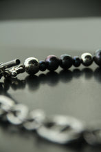 Charger l&#39;image dans la galerie, REINVENT: Black Baroque Pearl Choker
