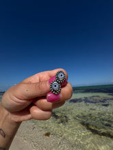 Charger l&#39;image dans la galerie, Silver Stud Earrings
