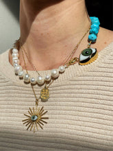 Cargar imagen en el visor de la galería, Pearls and Turquoise Protecting Necklace

