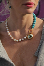 Φόρτωση εικόνας στο εργαλείο προβολής Συλλογής, Pearls and Turquoise Protecting Necklace II
